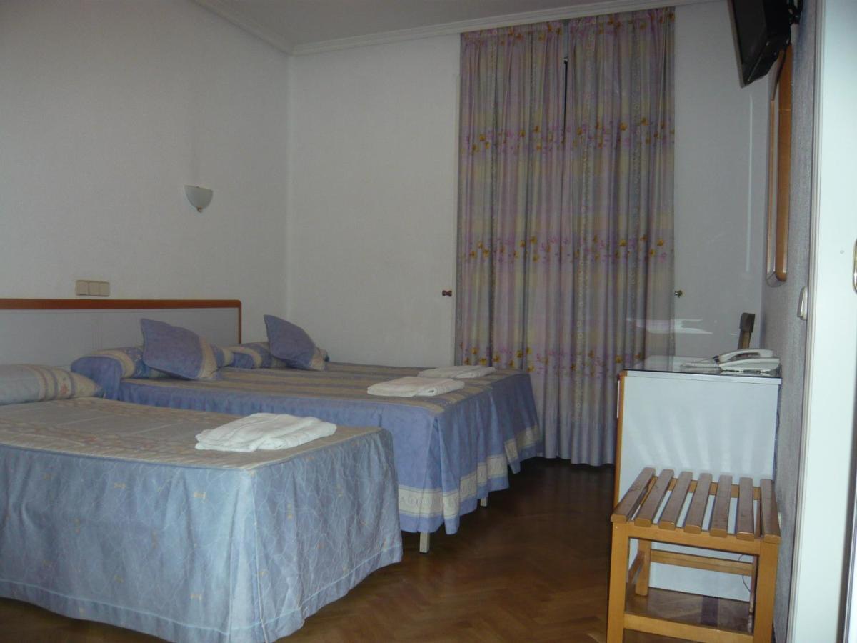 Hostal Triana Мадрид Номер фото